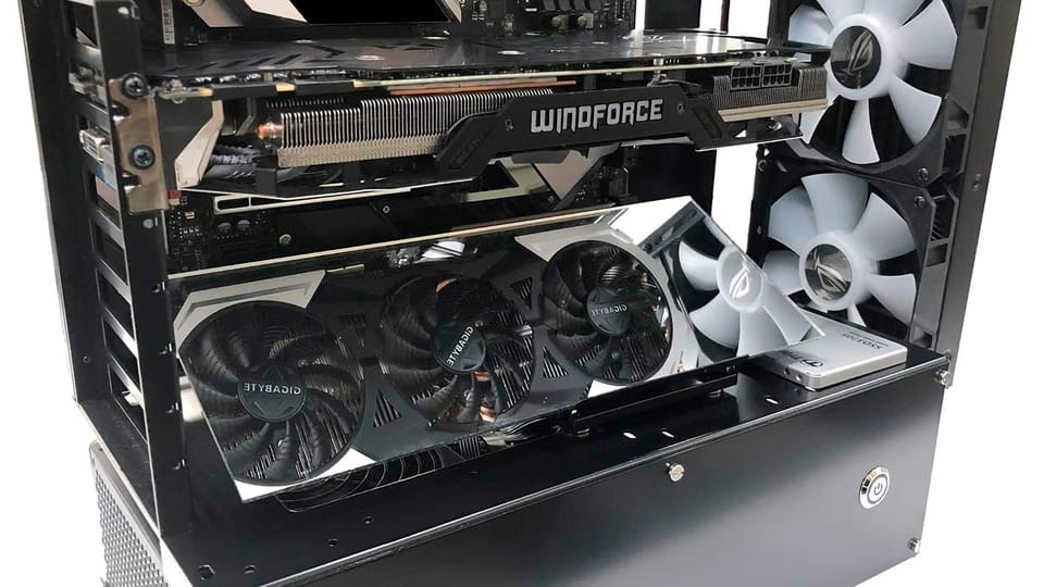 GPU Mirror Display Reflects RTX 5090 Design, Blocks PCIe Slots